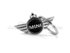 HECHO DE ALUMINIO CON ACABADO BRILLANTE, DISEÑO 3D, FONDO COLOR NEGRO.