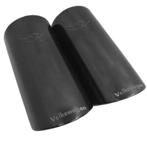 Set que incluye 2 terminales salidas de escape deportivas acabado negro brillante hechas de acero inoxidable, el terminado es quimico y no se despintan con el paso del tiempo, compatibles con Jetta Mk6, Beetle 2012 en adelante, Golf Mk7 y cualquier vehiculo con diametro en el escape con 68 mm.