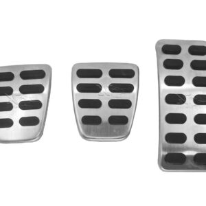 SET DE PEDALES TRANSMISION AUTOMATICA KIA RIO KIA SOUL VISTA DE FRENTE, HECHO DE ACERO INOXIDABLE CON CAUCHO VULCANIZADO PARA MEJORAR EL AGARRE, MANEJO MÁS SEGURO.