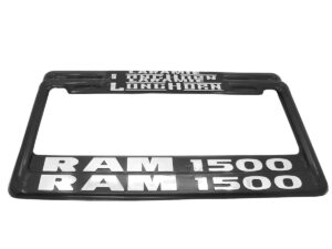 SET QUE INCLUYE 2 MARCOS PORTAPLACAS DE PLASTICO COMPATIBLE CON MATRICULAS MEXICANAS, LETRAS EN RELIEVE CON ACABADO CROMO