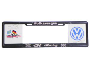 MARCO PORTAPLACA TIPO EUROPEO EDICION EDICION VOLKSWAGEN EUROPRO PLUS AUTOMOTIVE GERMANY HECHO DE PLASTICO ABS CON LETRAS EN RELIEVE, CALCOMANIAS EN VINIL AUTOADHERIBLE IMPRESO CON REFLEJANTE, COMPATIBLE CON TODAS LAS PLACAS MEXICANAS.