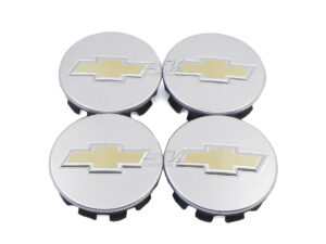 SET CON 4 CENTROS DE RIN CON DIAMETRO DE 52 MM COMPATIBLE CON VEHICULOS CHEVROLET, HECHO DE PLASTICO ABS CON PARTE DELANTERA GRIS SATINADO.
