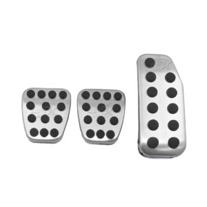 FACIL INSTALACION SOLO SE RETIRAN LAS GOMAS ORIGINALES Y SE COLOCAN ESTOS, HECHOS DE ALUMINIO CON CAUCHO VULCANIZADO, MEJORA LA APARIENCIA INTERIOR DEL VEHICULO Y AYUDA A LA CONDUCCIÓN PORQUE SE ADHIEREN MEJOR AL ZAPATO.