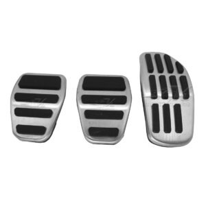 FACIL INSTALACION SOLO SE RETIRAN LAS GOMAS ORIGINALES Y SE COLOCAN ESTOS, HECHOS DE ALUMINIO CON CAUCHO VULCANIZADO, MEJORA LA APARIENCIA INTERIOR DEL VEHICULO Y AYUDA A LA CONDUCCIÓN PORQUE SE ADHIEREN MEJOR AL ZAPATO.