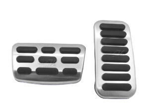 PRODUCTO GENÉRICO HECHO DE ALUMINIO CON ACABADO CEPILLADO CON CAUCHO VULCANIZADO, CUMPLE CON LAS ESPECIFICACIONES DEL VEHICULO, FACIL INSTALACION, NO ES NECESARIO PERFORAR PARA FIJAR.