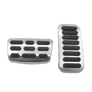 PRODUCTO GENÉRICO HECHO DE ALUMINIO CON ACABADO CEPILLADO CON CAUCHO VULCANIZADO, CUMPLE CON LAS ESPECIFICACIONES DEL VEHICULO, FACIL INSTALACION, NO ES NECESARIO PERFORAR PARA FIJAR.