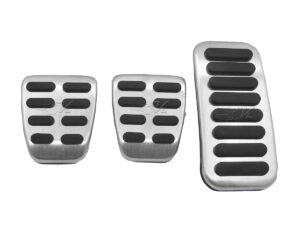 PRODUCTO GENÉRICO HECHO DE ALUMINIO CON ACABADO CEPILLADO CON CAUCHO VULCANIZADO, CUMPLE CON LAS ESPECIFICACIONES DEL VEHICULO, FACIL INSTALACION, NO ES NECESARIO PERFORAR PARA FIJAR.