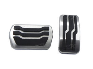 PRODUCTO GENERICO, HECHOS DE ALUMINIO CON CAUCHO VULCANIZADO, CUMPLEN CON LAS ESPECIFICACIONES ORIGINALES DEL VEHICULO, SE INSTALAN DE LA MISMA MANERA QUE LOS CUBRE PEDALES DE HULE ORIGINALES, MEJORA LA APARIENCIA DEL INTERIOR DEL VEHICULO. CALIDAD GARANTAIZADA.