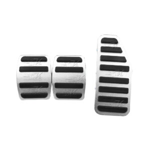 PRODUCTO GENERICO, HECHOS DE ALUMINIO CON CAUCHO VULCANIZADO, CUMPLEN CON LAS ESPECIFICACIONES ORIGINALES DEL VEHICULO, SE INSTALAN DE LA MISMA MANERA QUE LOS CUBRE PEDALES DE HULE ORIGINALES, MEJORA LA APARIENCIA DEL INTERIOR DEL VEHICULO. CALIDAD GARANTAIZADA.