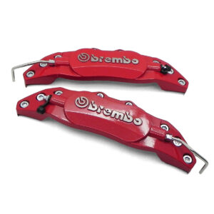 Set que incluye 2 cubre calipers fabricados en aluminio con logo Brembo en relieve y terminado cepillado, la más alta calidad, solo se instalan con silicón de alta temperatura.