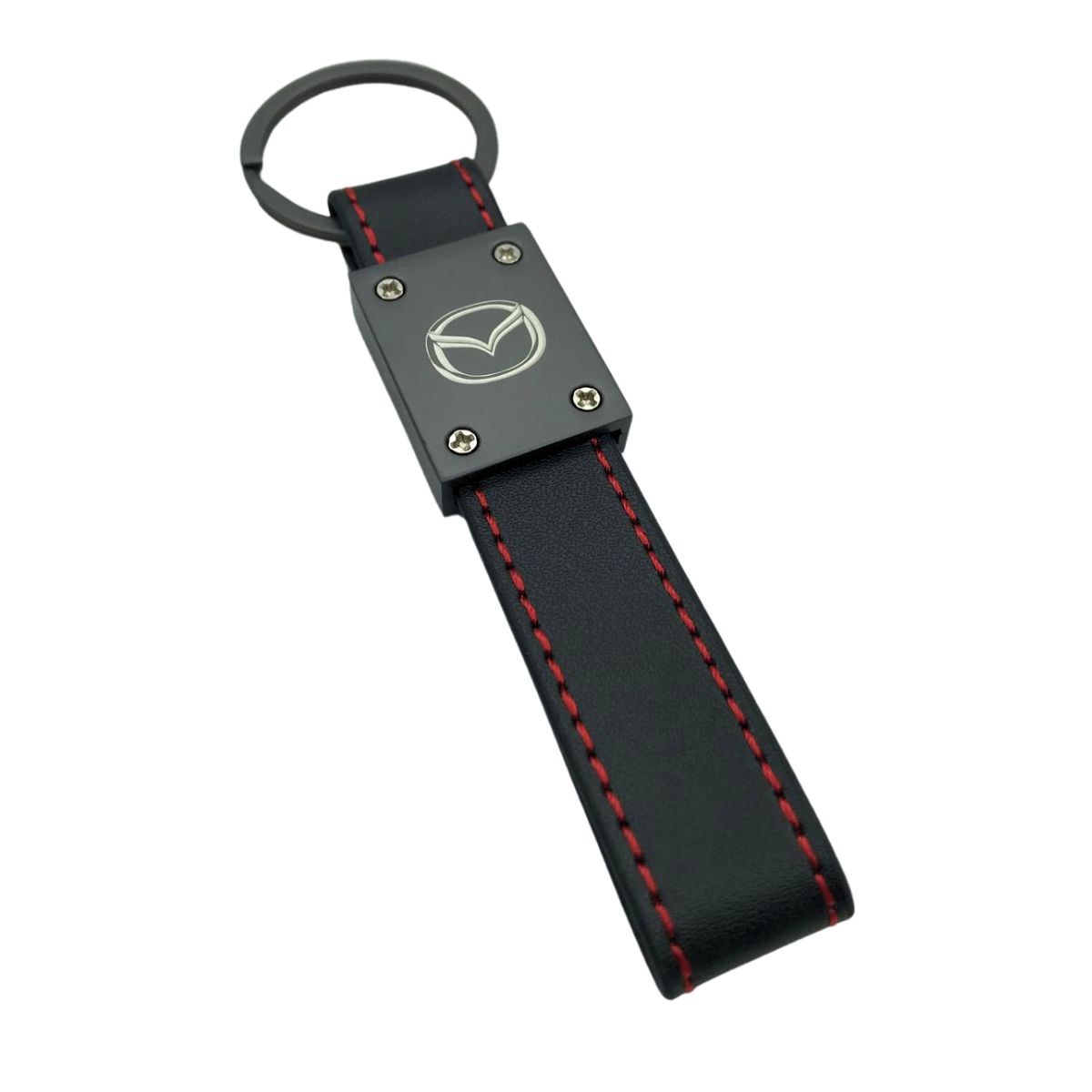 Piel Genuina de Alta Calidad: Fabricado con la mejor piel de cuero para garantizar durabilidad y un tacto suave. Un accesorio premium que mejora con el tiempo. Diseño Deportivo y Sofisticado: Las costuras rojas cosidas a mano aportan un toque vibrante, deportivo y distintivo, haciendo juego perfecto con el espíritu dinámico de tu Cadillac Escalade Lyriq, CT4, CT5, XT4, XT5. Grabado Láser de Precisión: Ofrecemos grabado láser para que puedas personalizar tu llavero con tu nombre, iniciales, o el modelo de tu coche Cadillac. El grabado es permanente y de alta definición.