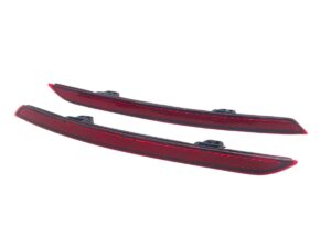 Par de reflejantes rojos para facia trasera de Volkswagen Vento modelos 2016 a 2019.